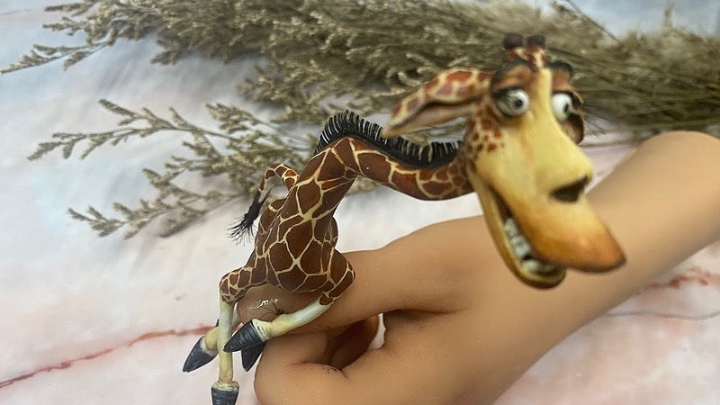 Online Fantasy Nail Art Masterclass - Melman the Giraffe - Hazel Dixon